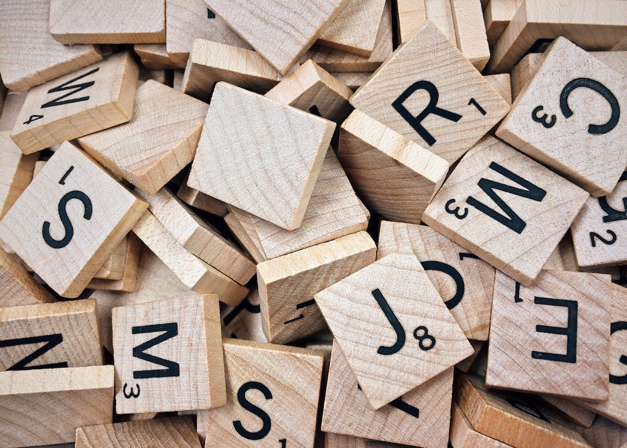 Comment s’entraîner seul au Scrabble ?